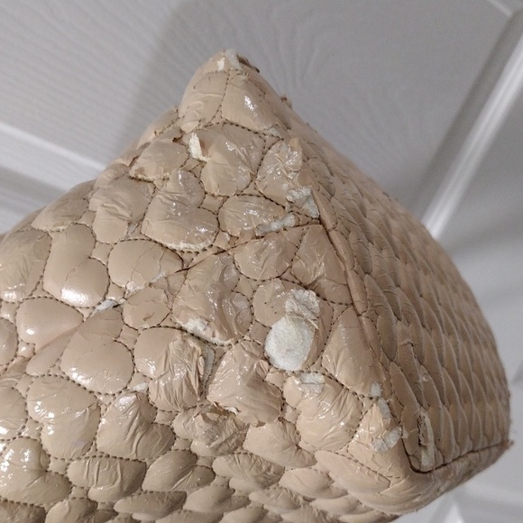 Samantha Vega Handbag Purse Quilted Hearts, Women's Fashion Bag, 13.5 x13.5x5.5" - Picture 6 of 12